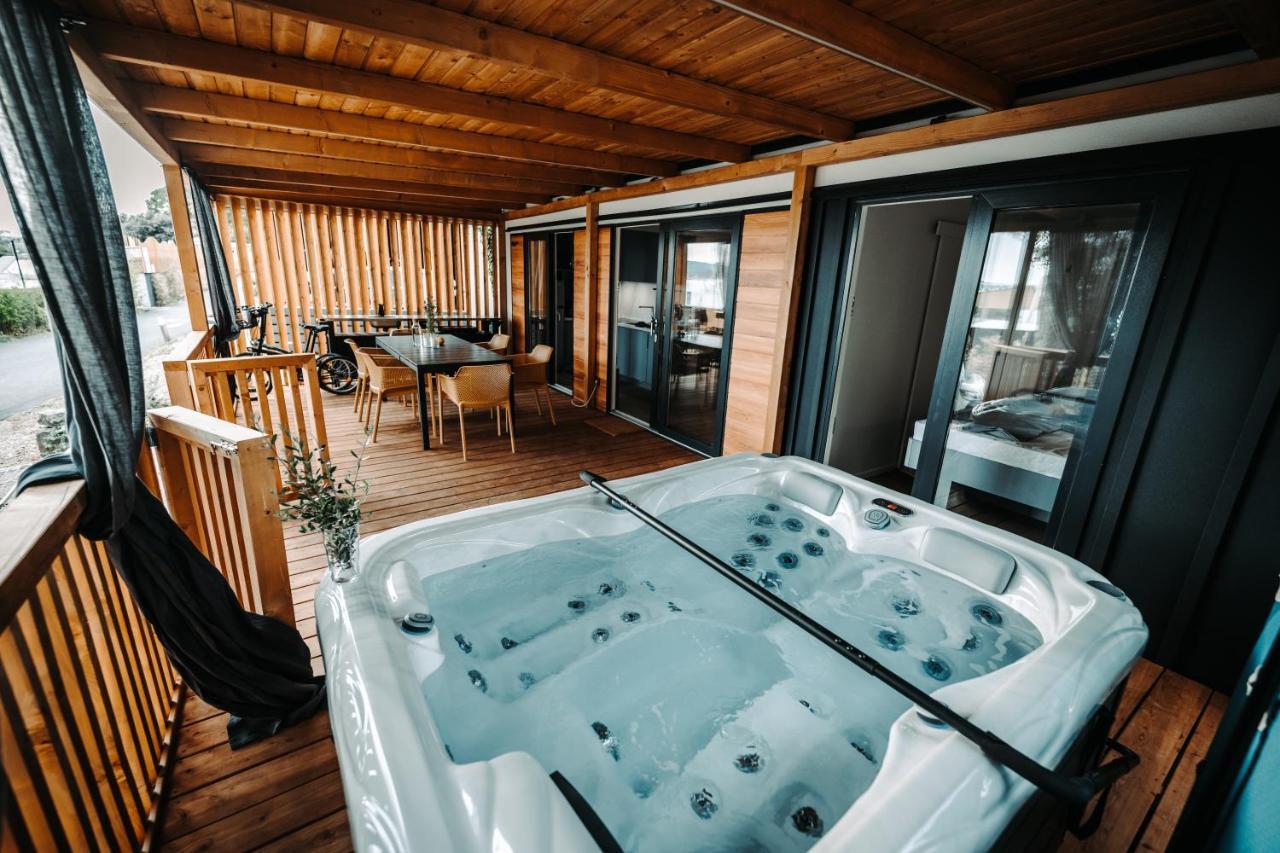 Sea House Shade, Pool & Jacuzzi - Privilege Point Camping & Villas Selce Exterior foto